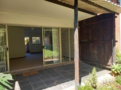 2 Bedroom Townhouse To Let in Kloof