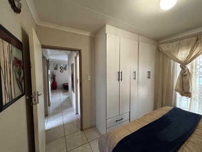 3 bedroom, Akasia Gauteng N/A