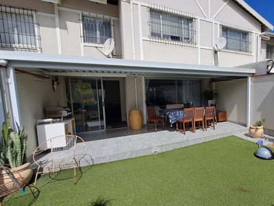 3 Bedroom Duplex For Sale in Durban North