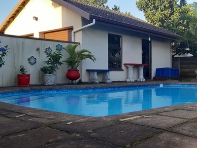 4 Bedroom House For Sale in Illovo Beach