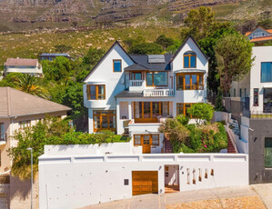 House For Sale in Oranjezicht, Cape Town