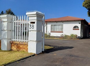 House For Sale in Witpoortjie, Roodepoort