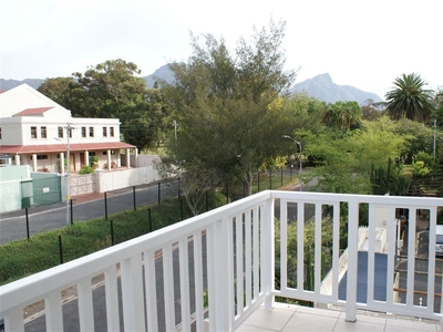 1 Bedroom Apartment To Let in Wynberg Upper