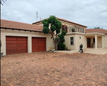 4 Bedroom House To Let in Leeuwfontein Estate
