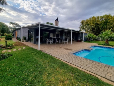 4.3 ha Smallholding in Bloemfontein Farms