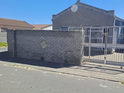 5 Bedroom House for sale in Philippi - 8 Nqilo Street