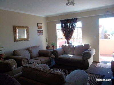 2 Bedroom Townhouse To Rent in Meyersdal