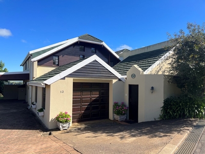 5 Bedroom Sectional Title For Sale in Underberg