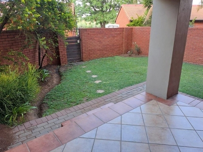 2 Bedroom Townhouse To Let in Eco Park Estate