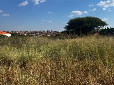 1069 m² Land available in Serala View