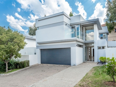 3 Bedroom Freehold For Sale in Bryanston