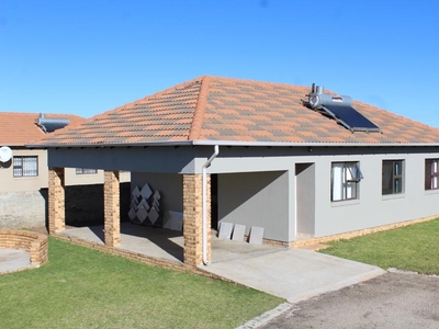 House For Sale in Azaadville