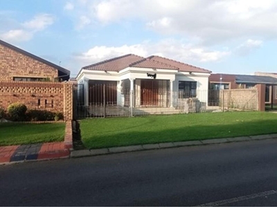 4 Bedroom House for Sale in Pimville