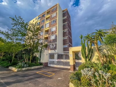 0.5 Bedroom Apartment To Let in Wynberg Upper
