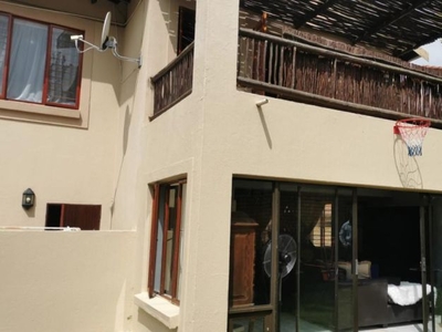 3 Bedroom duplex townhouse - sectional to rent in Willowbrook, Roodepoort