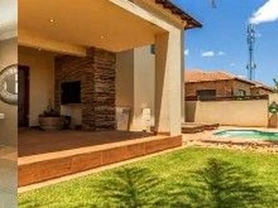 4 Bedroom House To Let in Mahube Valley