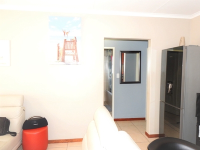 2 bedroom house for sale in Blue Hills
