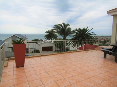 10 Bedroom House For Sale in Jeffreys Bay Central