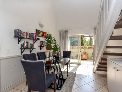 2 bedroom apartment to rent in Lonehill
