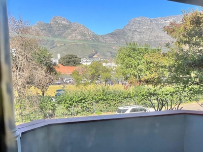 3 Bedroom Apartment For Sale in Tamboerskloof