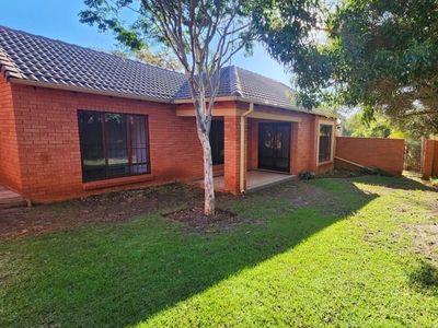 3 Bedroom townhouse - sectional to rent in Faerie Glen, Pretoria