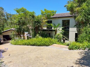 5 bedroom house to rent in Constantia (Cape Town)
