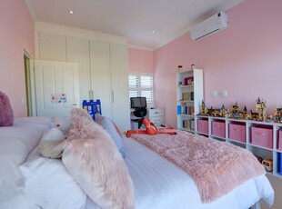 5 bedroom house to rent in Kingswood Golf Estate