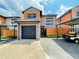 Townhouse in Roodeplaat For Sale