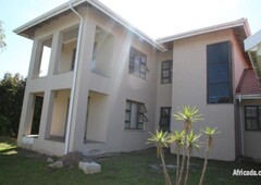 8 bedroom house for sale in beacon bay