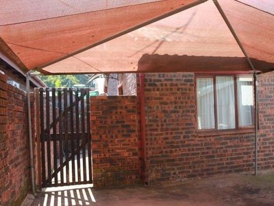 2 Bedroom townhouse - sectional for sale in Widenham, Umkomaas