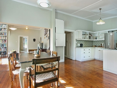 3 Bedroom Freehold For Sale in Rondebosch