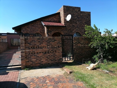 3 Bedroom House For Sale in Diepkloof Zone 1