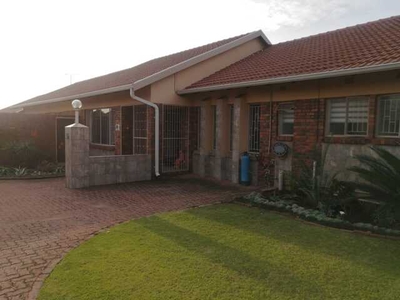 Townhouse For Sale In Del Judor Ext 10, Witbank