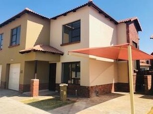 3 Bedroom Duplex For Sale in Waterval East