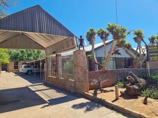 11 Bed House in Olifantshoek