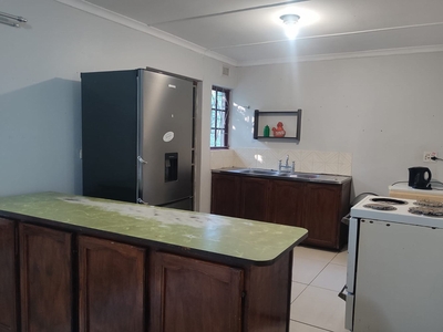 2 bedroom house to rent in Shulton Park