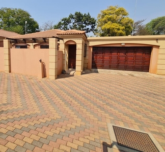 3 Bedroom Townhouse For Sale in Polokwane Central