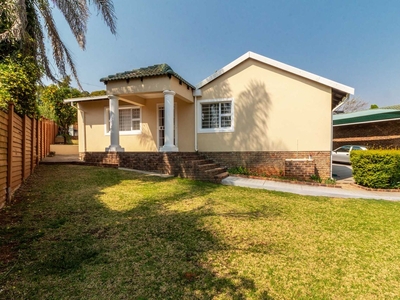 4 Bedroom House Sold in Rietvalleirand