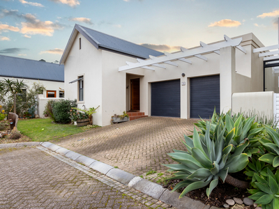 House for sale with 3 bedrooms, Schonenberg, Somerset West