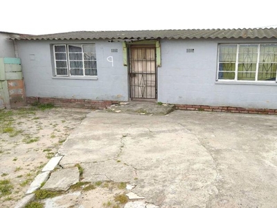 2 Bedroom house for sale in Valhalla Park, Cape Town