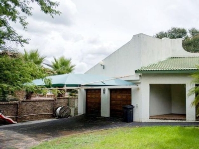 4 Bedroom house for sale in Elarduspark, Pretoria