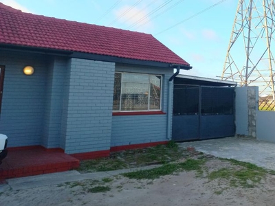 7 Bedroom house for sale in Grassy Park, Cape Town