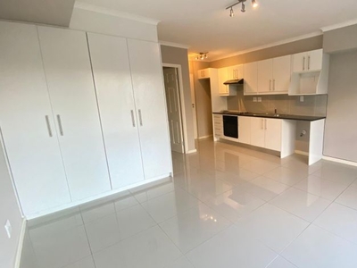 Bachelor to rent in Kenilworth, Cape Town