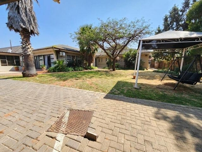 Commercial Property For Sale In Monument Heights, Kimberley