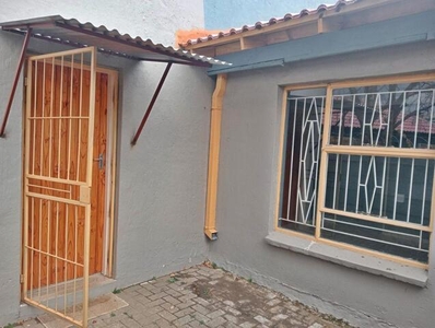 House For Rent In Hillsboro, Bloemfontein