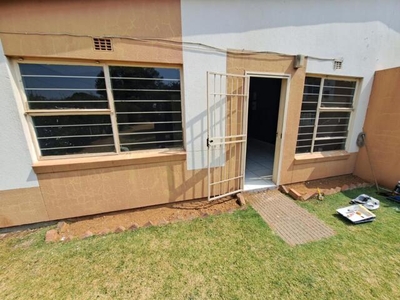 House For Rent In Ridgeway, Johannesburg