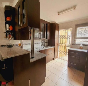 House For Sale In Amandasig, Akasia