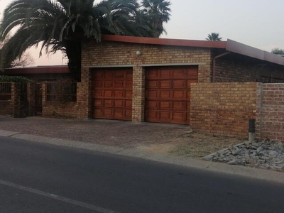 House For Sale In Dalpark, Brakpan