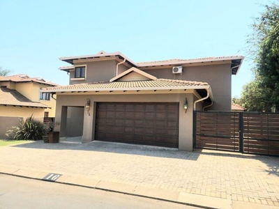 House For Sale In Honeydew Manor, Roodepoort