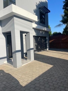 House For Sale In Lynnwood Glen, Pretoria
